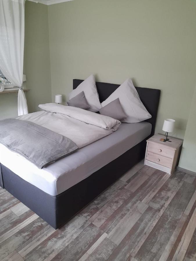 Ferienwohnung Pickel Kottenheim Luaran gambar